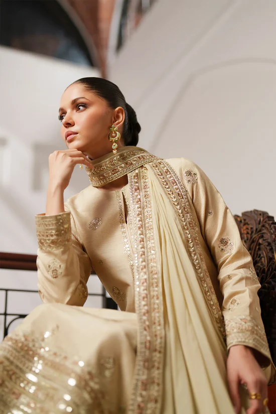 Beige Essence